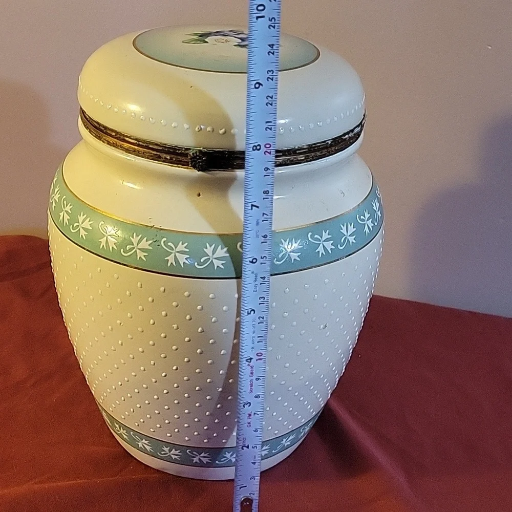 Knott's Berry Farm Ceramic Canister Hinged Lid Cookie Jar Beige & Teal G…
